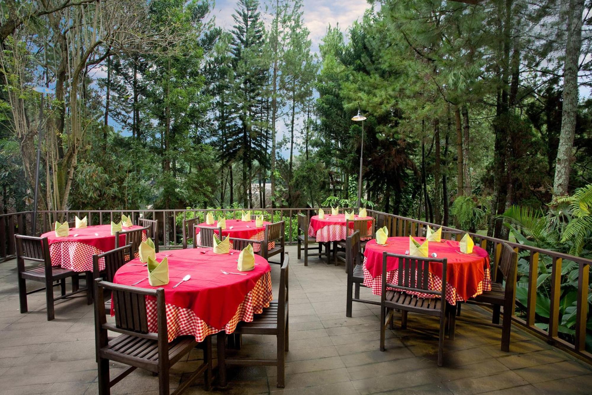 Kampung Sampireun Resort & Spa Garut Buitenkant foto