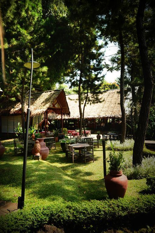 Kampung Sampireun Resort & Spa Garut Buitenkant foto
