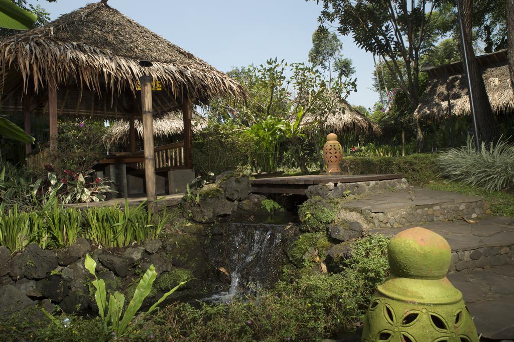 Kampung Sampireun Resort & Spa Garut Buitenkant foto